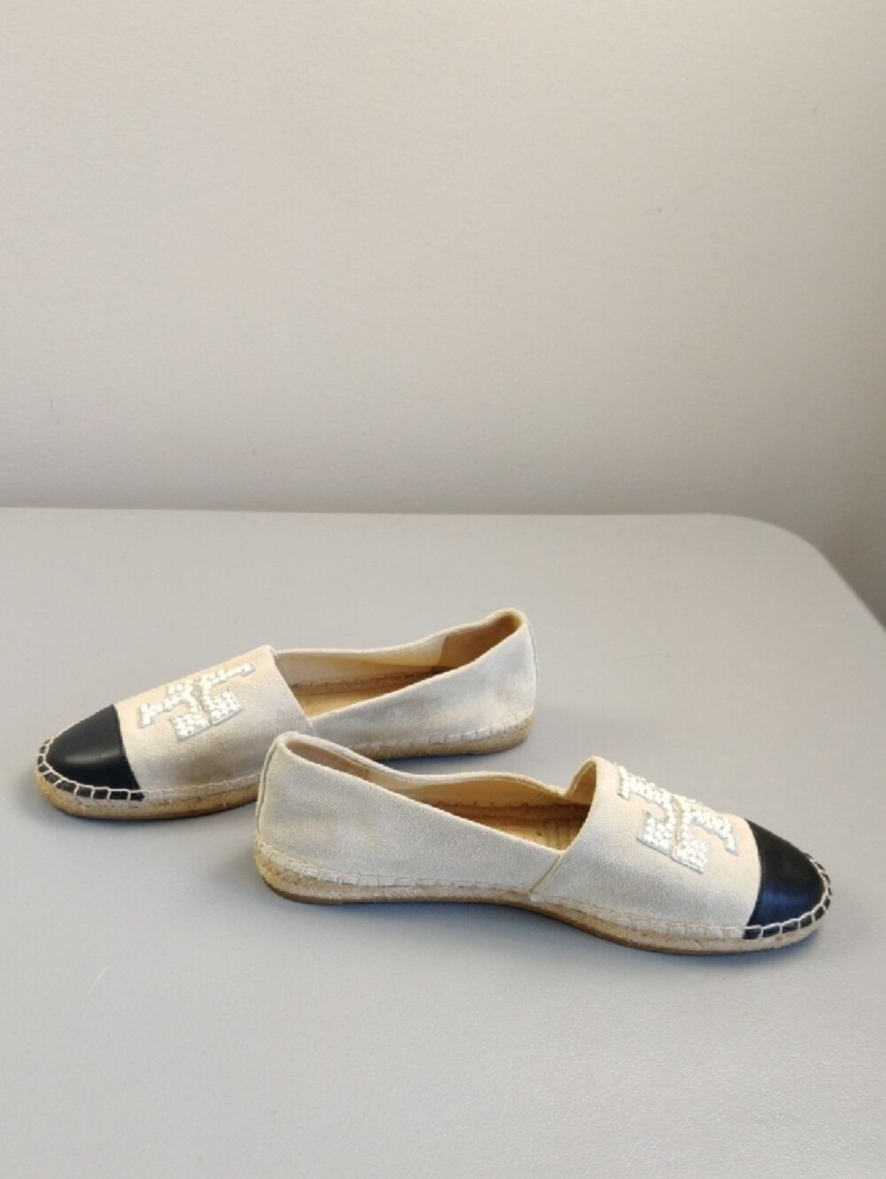 Tory Burch Cream Suede Espadrilles with Black Cap Toe and Pearl Logo Emblem - Picture 3 of 8